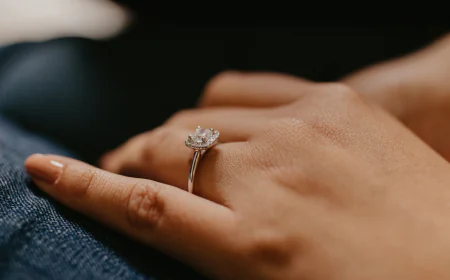 Choosing the Right Metal for Your Engagement Rings: Pros and Cons