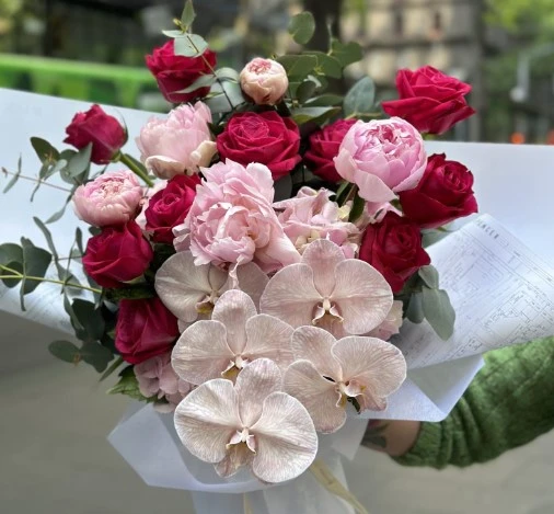 Celebrate Every Achievement with Beautiful Graduation Flowers in Melbourne