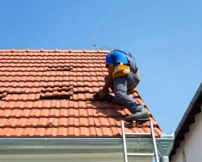 Roofer Near Me: What to Check Before Hiring a Contractor